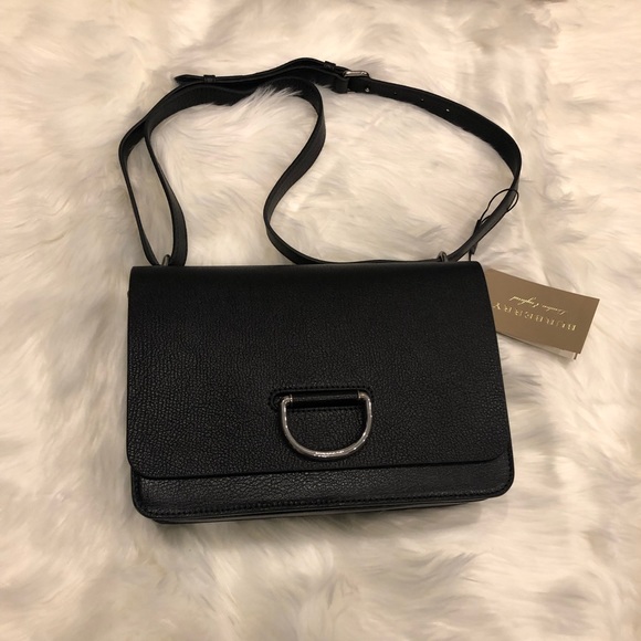 Burberry Handbags - Burberry D Ring Medium Leather Bag